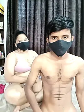 Snapshot of Beautiful_couple_70 chatting on October 19, 2025, 12:06 pm Beautiful couple 70 online show from October 19, 2025, 12:06 pm