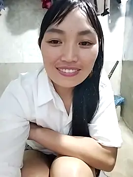 susu-00 online show from October 12, 2025, 3:44 pm