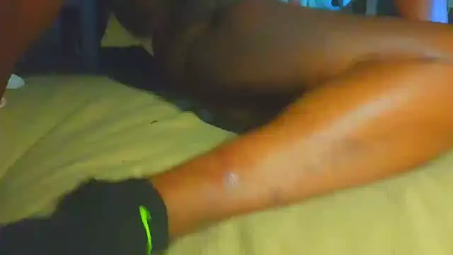 CinnaCakesss online show from November 14, 2025, 12:15 pm