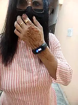 Snapshot of meenu_bhabhi547 chatting on March 9, 2026, 4:38 am meenu bhabhi547 online show from March 9, 2026, 4:38 am