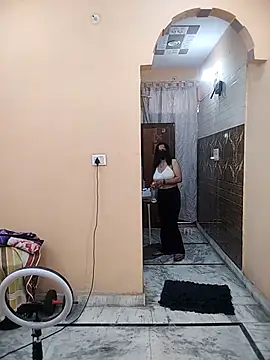 Snapshot of meenu_bhabhi547 chatting on March 31, 2026, 4:35 am meenu bhabhi547 online show from March 31, 2026, 4:35 am