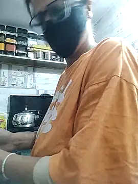 Snapshot of meenu_bhabhi547 chatting on April 17, 2026, 2:03 am meenu bhabhi547 online show from April 17, 2026, 2:03 am