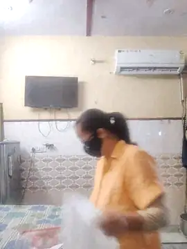 Snapshot of meenu_bhabhi547 chatting on April 22, 2026, 2:14 am meenu bhabhi547 online show from April 22, 2026, 2:14 am