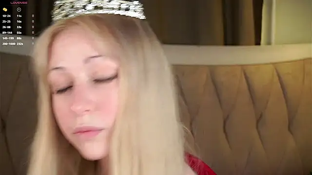 MarciDarugar online show from December 4, 2025, 3:10 pm