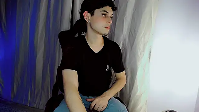 dilan hott  online show from October 8, 2025, 11:57 pm