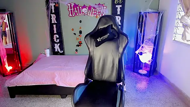 dilan hott  online show from October 30, 2025, 8:31 pm