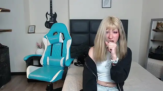 Amnesia  online show from November 19, 2025, 12:49 pm