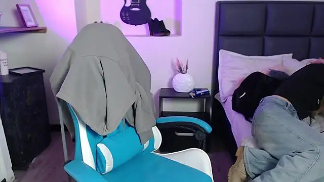 Amnesia  online show from January 14, 2026, 12:33 pm