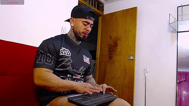 tommyblessd1 online show from July 6, 2026, 5:37 am