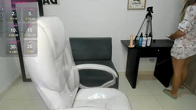 Aiilyn Ds online show from September 18, 2025, 9:44 am