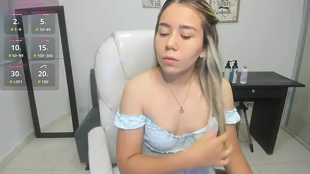 Aiilyn Ds online show from October 5, 2025, 9:40 am