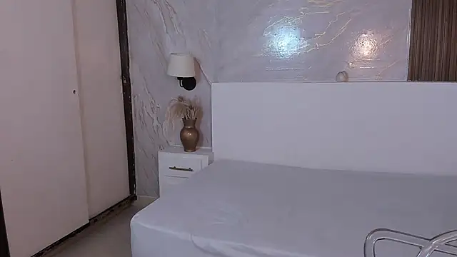 Snapshot of BellaSky4 chatting on October 12, 2025, 12:04 pm BellaSky4 online show from October 12, 2025, 12:04 pm