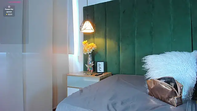 Snapshot of kittyy_milk_001 chatting on September 17, 2025, 4:19 pm kittyy milk 001 online show from September 17, 2025, 4:19 pm