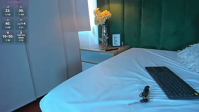 Snapshot of kittyy_milk_001 chatting on September 23, 2025, 5:49 pm kittyy milk 001 online show from September 23, 2025, 5:49 pm