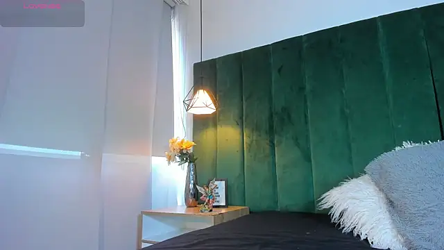 Snapshot of kittyy_milk_001 chatting on November 8, 2025, 8:29 pm kittyy milk 001 online show from November 8, 2025, 8:29 pm