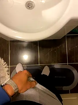 SolomonHej4 online show from November 15, 2025, 1:07 pm