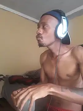 Snapshot of Hidden_African_Fruit chatting on February 14, 2026, 5:26 am Hidden African Fruit online show from February 14, 2026, 5:26 am