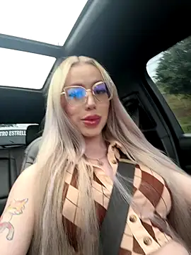 Snapshot of Sweet_Soffi chatting on October 8, 2025, 7:00 pm Sweet Soffi online show from October 8, 2025, 7:00 pm