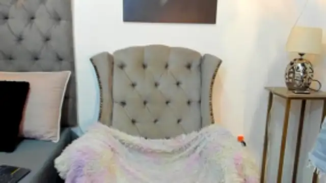 nahiroby ebony online show from October 24, 2025, 6:59 pm