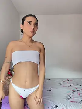 Zafira Montiel online show from November 4, 2025, 7:24 pm