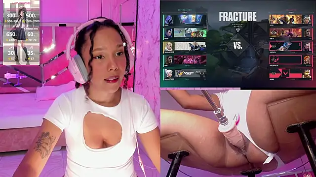 NovaLyn online show from December 1, 2025, 8:58 pm