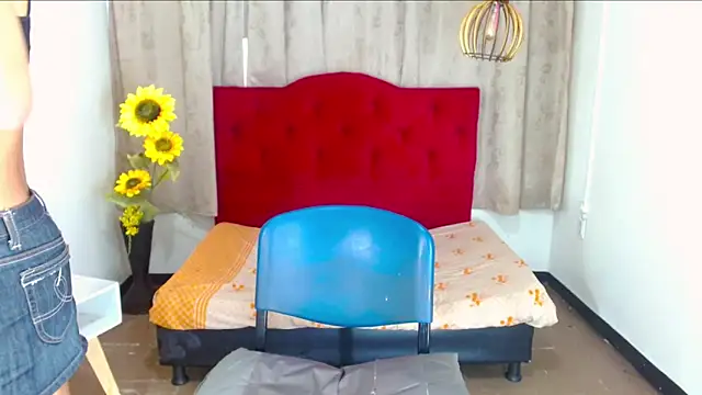 luisa  torres online show from November 23, 2025, 3:17 am