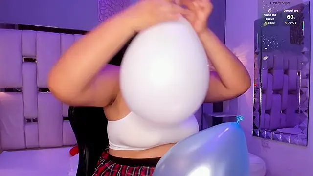 BBWCloe  online show from September 21, 2025, 4:47 am