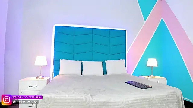 mara winters  online show from September 30, 2025, 11:48 am