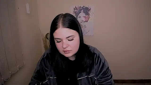 Snapshot of _Trisha_li chatting on October 6, 2025, 12:24 pm Trisha li online show from October 6, 2025, 12:24 pm