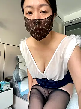 Snapshot of 300-AMAM chatting on October 12, 2025, 6:01 am 300-AMAM online show from October 12, 2025, 6:01 am