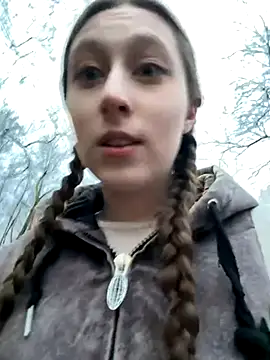 FroggyAnna online show from October 26, 2025, 2:12 pm