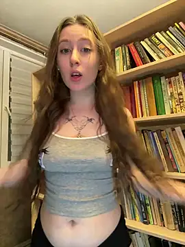 FroggyAnna online show from April 7, 2026, 6:41 pm