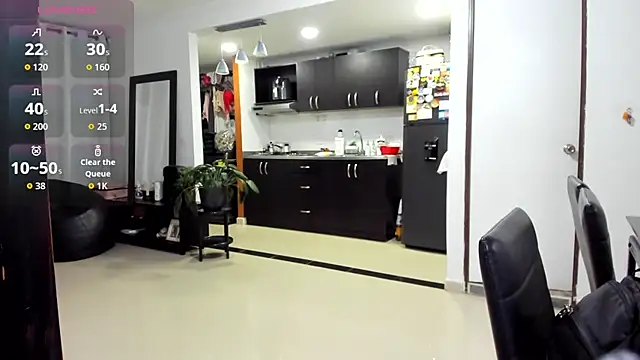 Isbettyche online show from March 13, 2026, 1:01 am