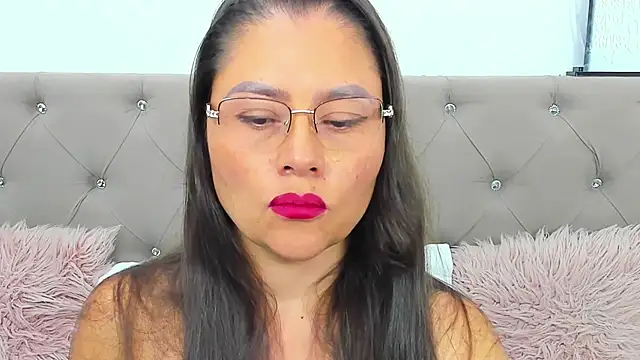 Isbettyche online show from March 29, 2026, 3:50 am