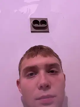 Snapshot of Luka_Belton chatting on October 17, 2025, 2:30 pm Luka Belton online show from October 17, 2025, 2:30 pm