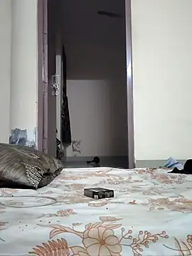 Love birdss69 online show from November 13, 2025, 2:38 pm