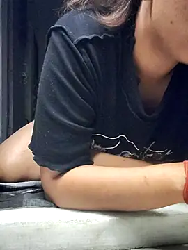 Love birdss69 online show from November 15, 2025, 3:52 pm