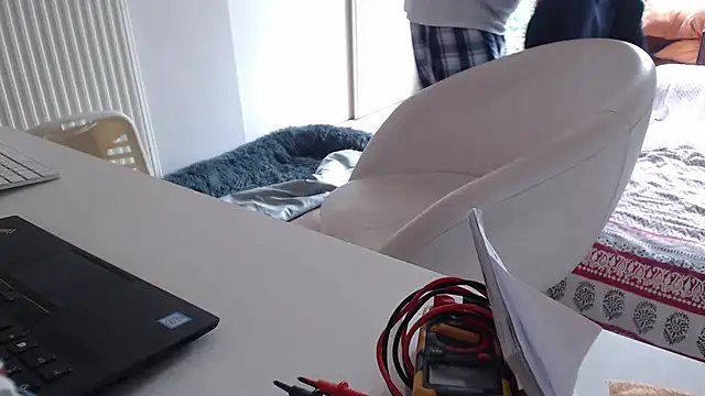 knodli online show from October 23, 2025, 9:19 am