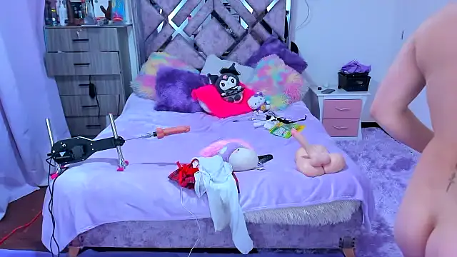 Luna Analya online show from November 28, 2025, 8:22 pm