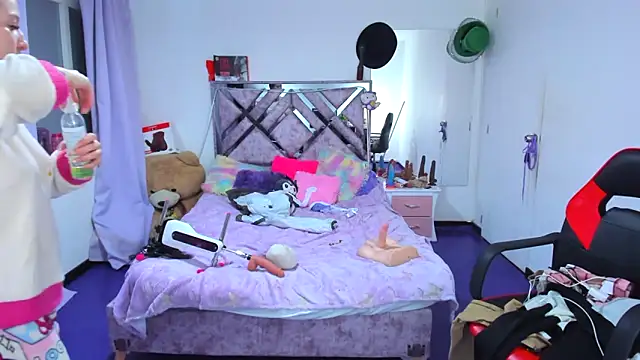 Luna Analya online show from March 28, 2026, 4:12 am