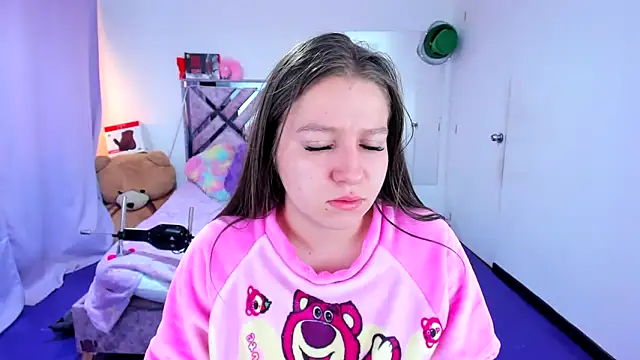 Luna Analya online show from April 1, 2026, 1:41 pm