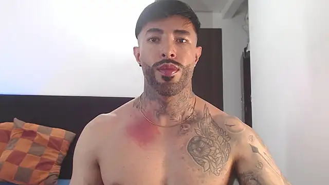 andrea de lucaa online show from July 28, 2026, 4:52 am