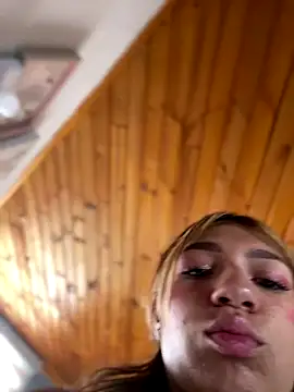 Snapshot of Isabella18_pink chatting on January 5, 2026, 6:00 pm Isabella18 pink online show from January 5, 2026, 6:00 pm