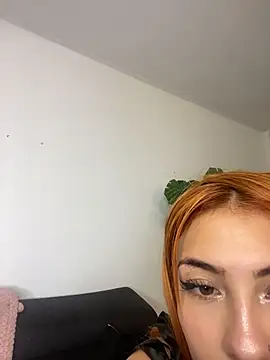 Isabella18 pink online show from April 11, 2026, 1:43 am
