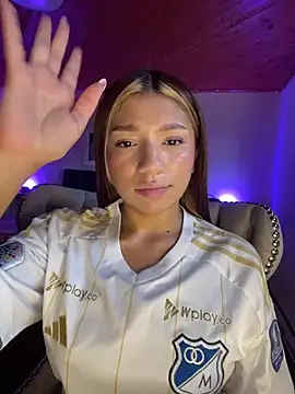 Snapshot of Isabella18_pink chatting on June 19, 2026, 5:50 pm Isabella18 pink online show from June 19, 2026, 5:50 pm