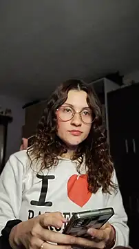 lindasyt online show from March 25, 2026, 3:56 am