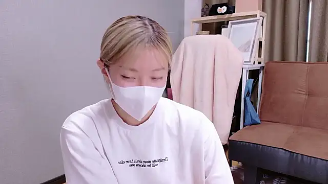 Nana  ch online show from September 25, 2025, 5:11 am