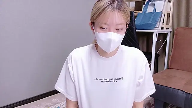 Nana  ch online show from October 7, 2025, 5:15 am