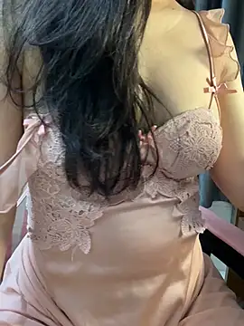 Snapshot of Orianna69 chatting on February 26, 2026, 2:43 am Orianna69 online show from February 26, 2026, 2:43 am