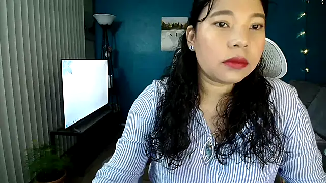 SHEILYN  online show from May 13, 2026, 5:38 am